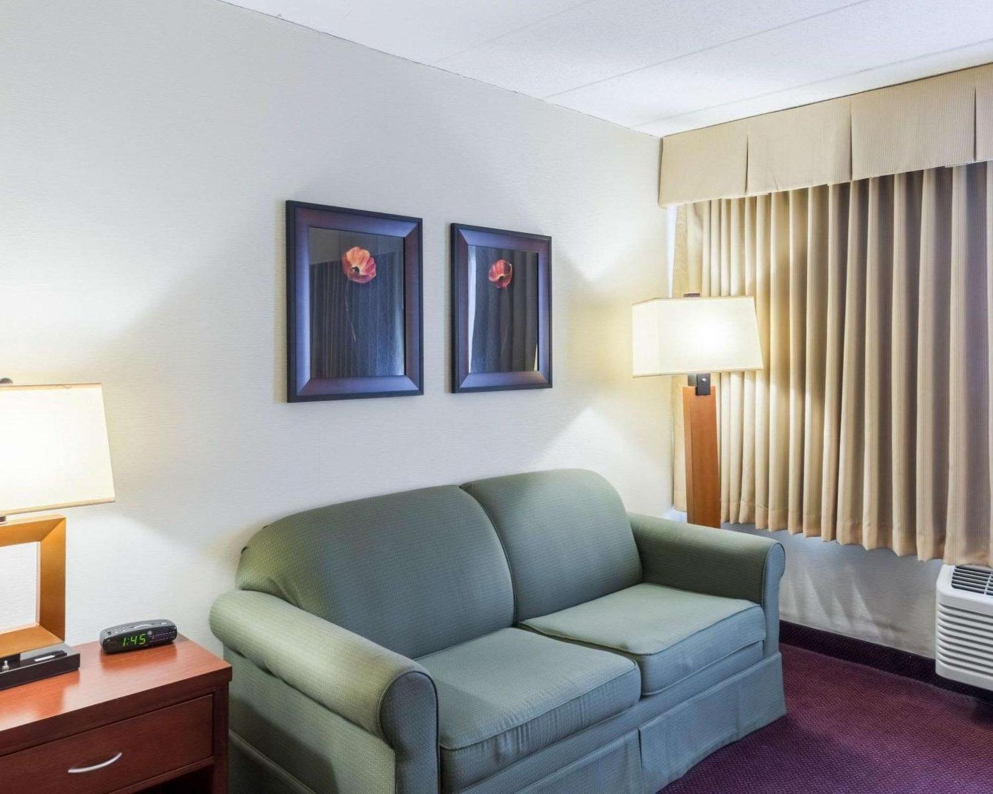 Clarion Hotel Somerset - New Brunswick Eksteriør bilde