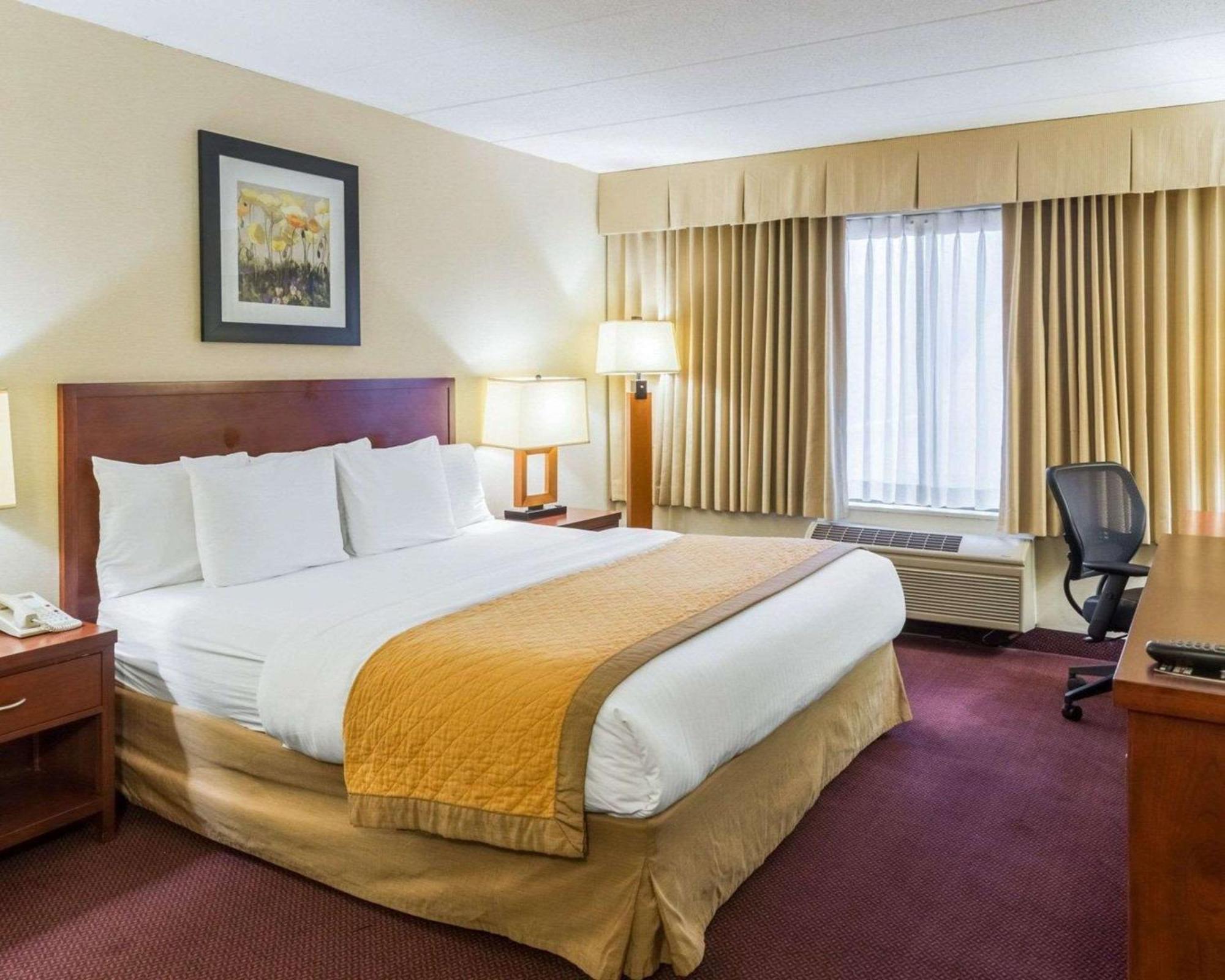 Clarion Hotel Somerset - New Brunswick Eksteriør bilde